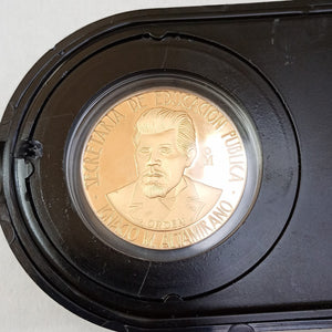 MEDALLA CONMEMORATIVA ORO 21 K 42 GRMS (SEMINUEVO)
