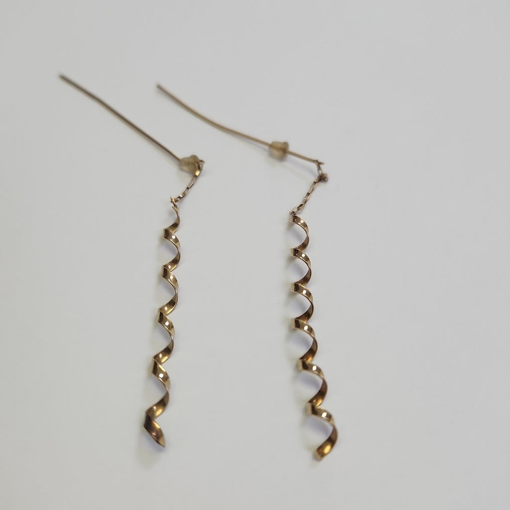 ARETES PAR ORO 14 K 1.8 GRMS (SEMINUEVO)