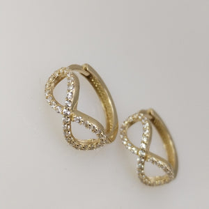 HUGGIES ORO 14K 2.1 (NUEVO)