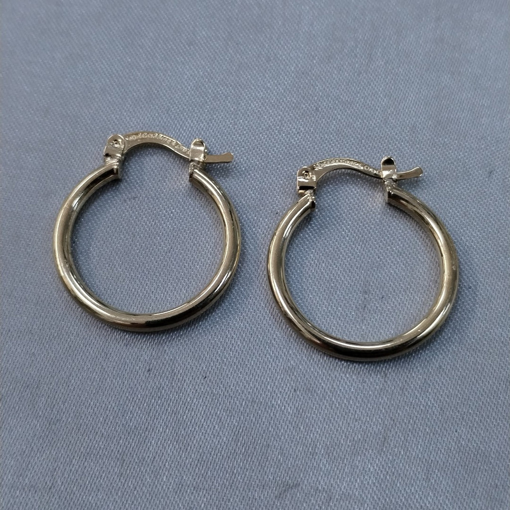 ARETES TEJIDO ARRACADAS LISAS 14K 1.2 GR (NUEVO)