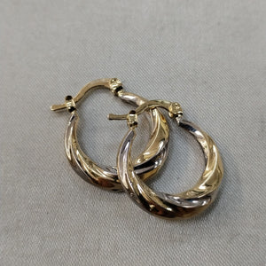 ARETES TEJIDO ARRACADA TRENZADA COMBINADA 14K 1.9 GR (NUEVO)