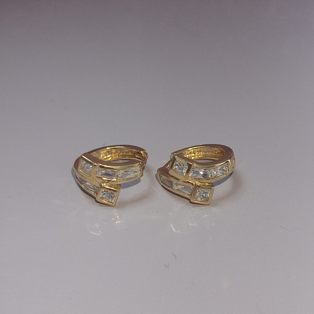 ARRACADAS PAR ORO 10 K 4.1 GRMS (SEMINUEVO)