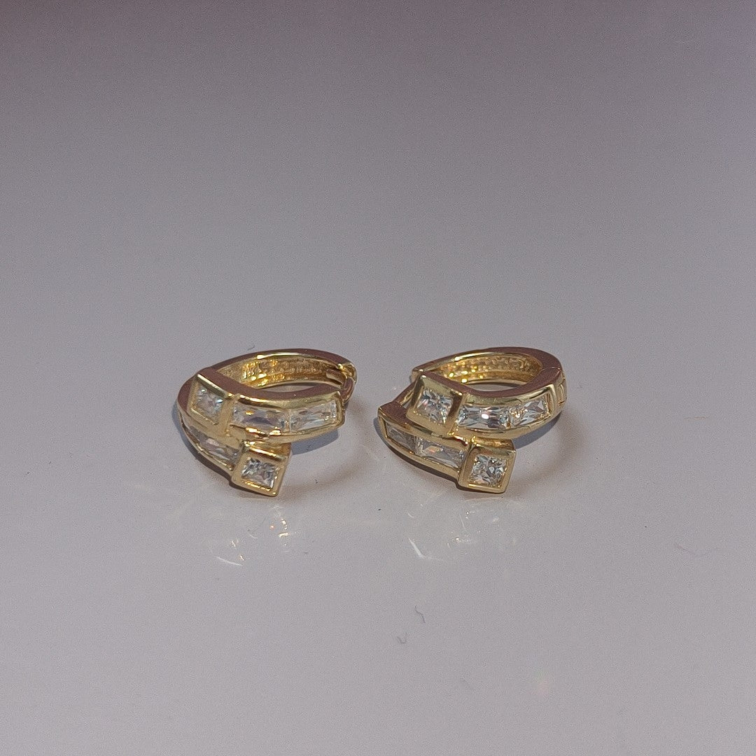 ARRACADAS PAR ORO 10 K 4.1 GRMS (SEMINUEVO)