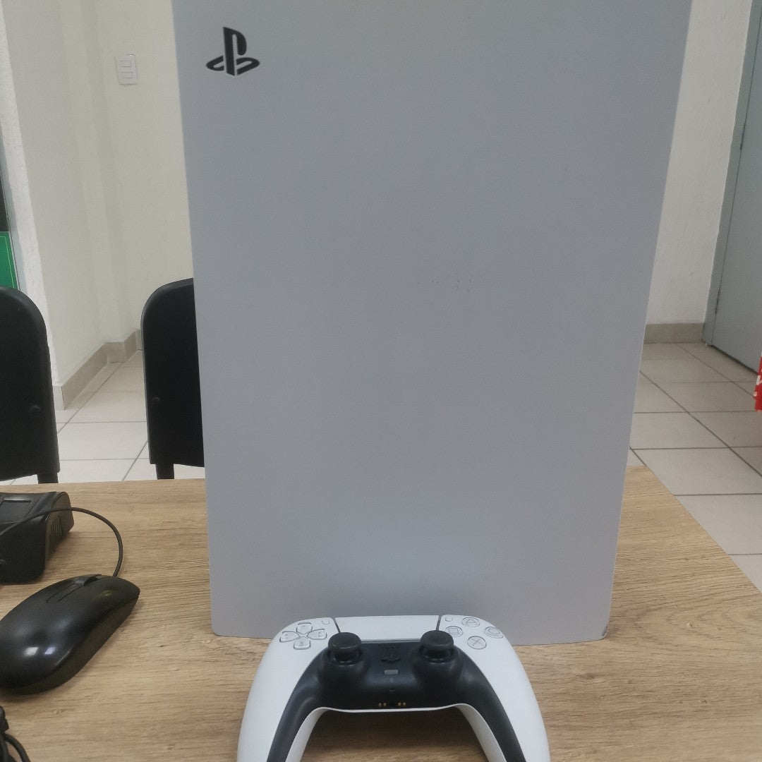 CONSOLA DE VIDEOJUEGO SONY PS5 825 SSD (SEMINUEVO)