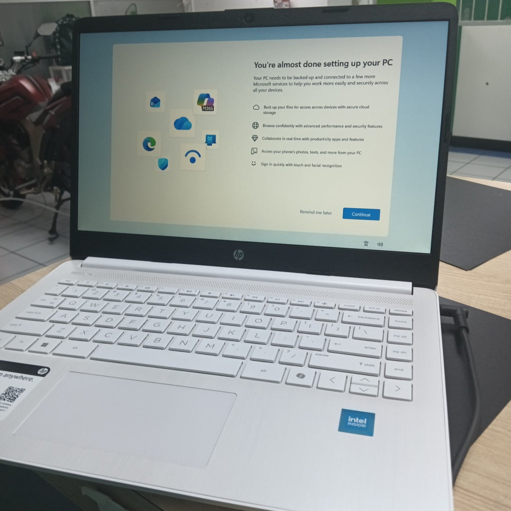 LAPTOP HP 14-DQ3000DX (2025) 64 GB SSD 4 GB RAM (SEMINUEVO)