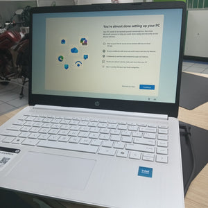 LAPTOP HP 14-DQ3000DX (2025) 64 GB SSD 4 GB RAM (SEMINUEVO)