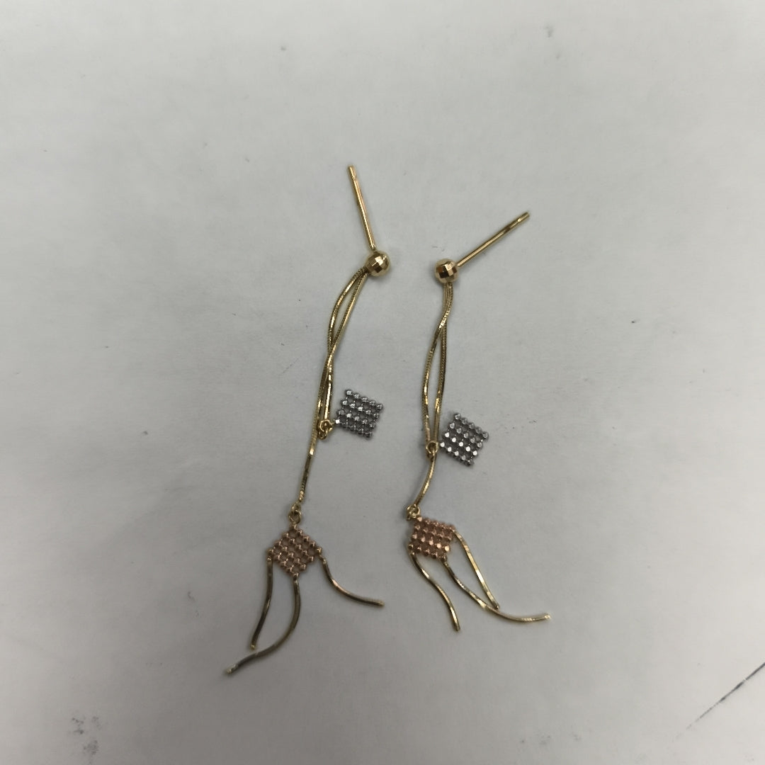 ARETES PAR ORO COMBINADO 14 K 1.4 GRMS (SEMINUEVO)