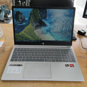 LAPTOP HP 15-FC0240LA (2026) 512 GB SSD 8 GB RAM (SEMINUEVO)