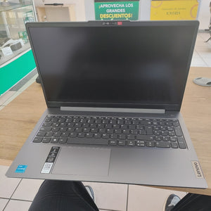 LAPTOP LENOVO IDEAPAD SLIM 3 15IRU8 (2025) 512 GB SSD 8 GB RAM (SEMINUEVO)