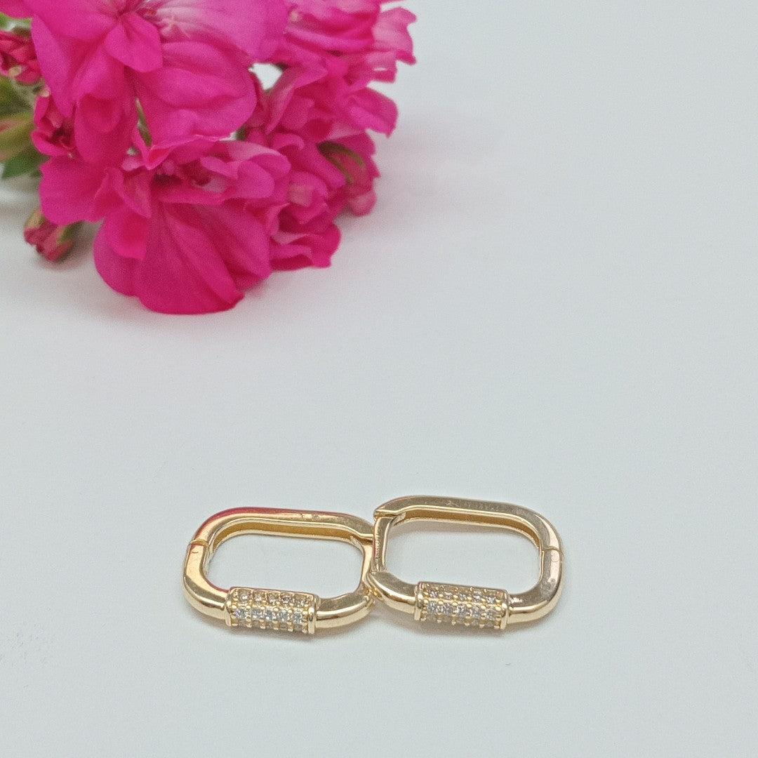 ARETES HUGGIES OVALADA C CIRCONIAS 14K 2.5 GR (NUEVO)