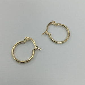 ARETES ARRACADAS ESTRIADAS 14K 1.4 GR (NUEVO)