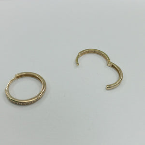 ARETES HUGGIES C CIRCONIA 14K 1.7 GR (NUEVO)