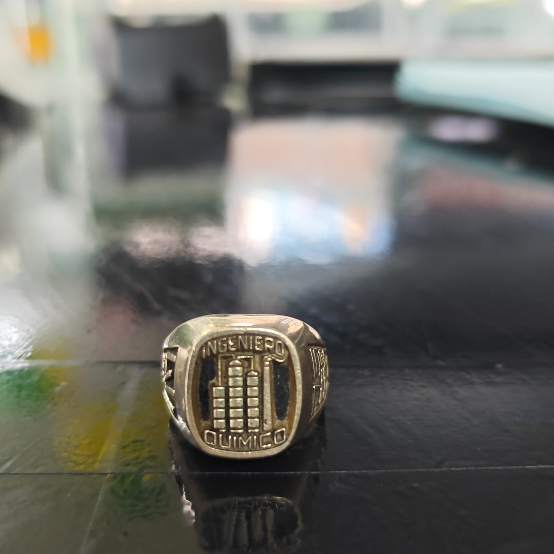 ANILLO DE GRADUACIÓN ORO 10 K 14.1 GRMS (SEMINUEVO)