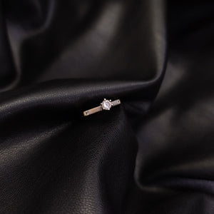 SOLITARIO ORO BLANCO 14 K 2.9 GRMS (SEMINUEVO)