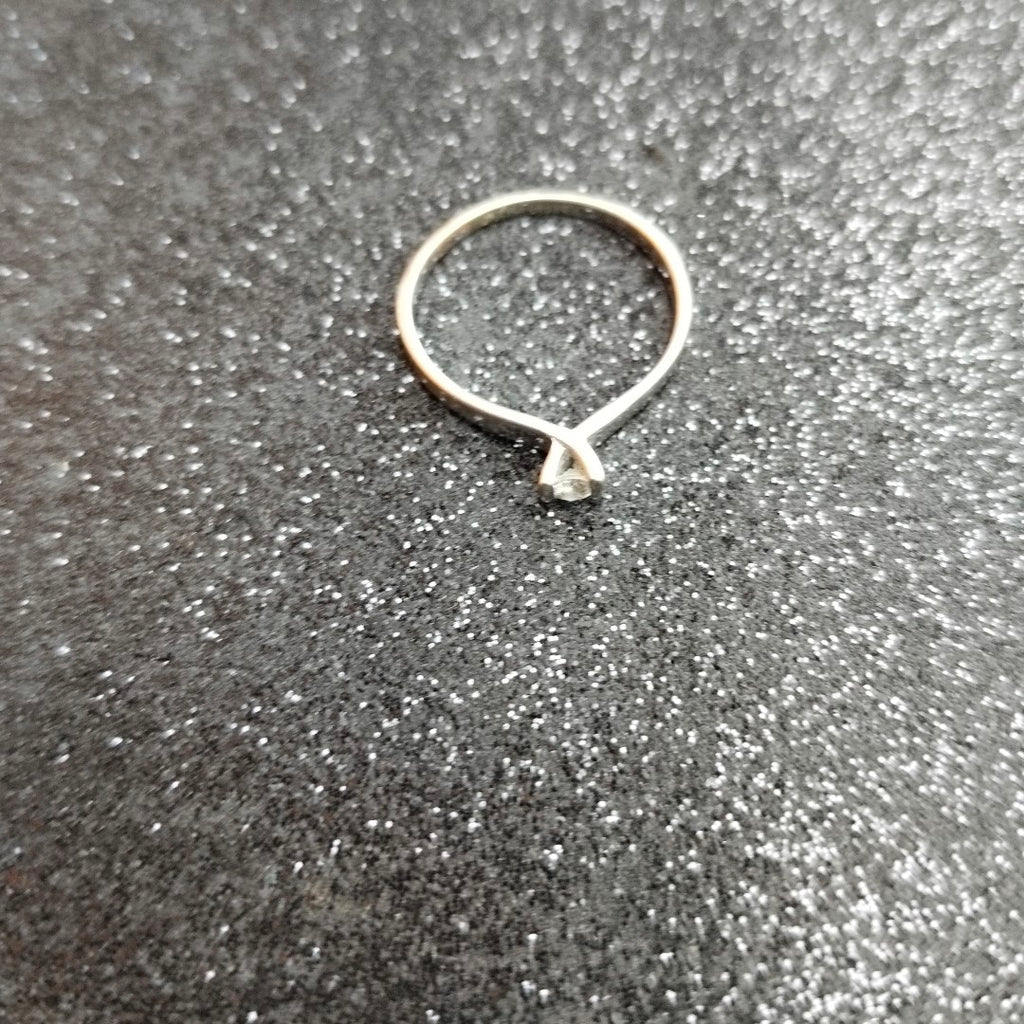 ANILLITO ORO BLANCO 14 K 1.4 GRMS (SEMINUEVO)
