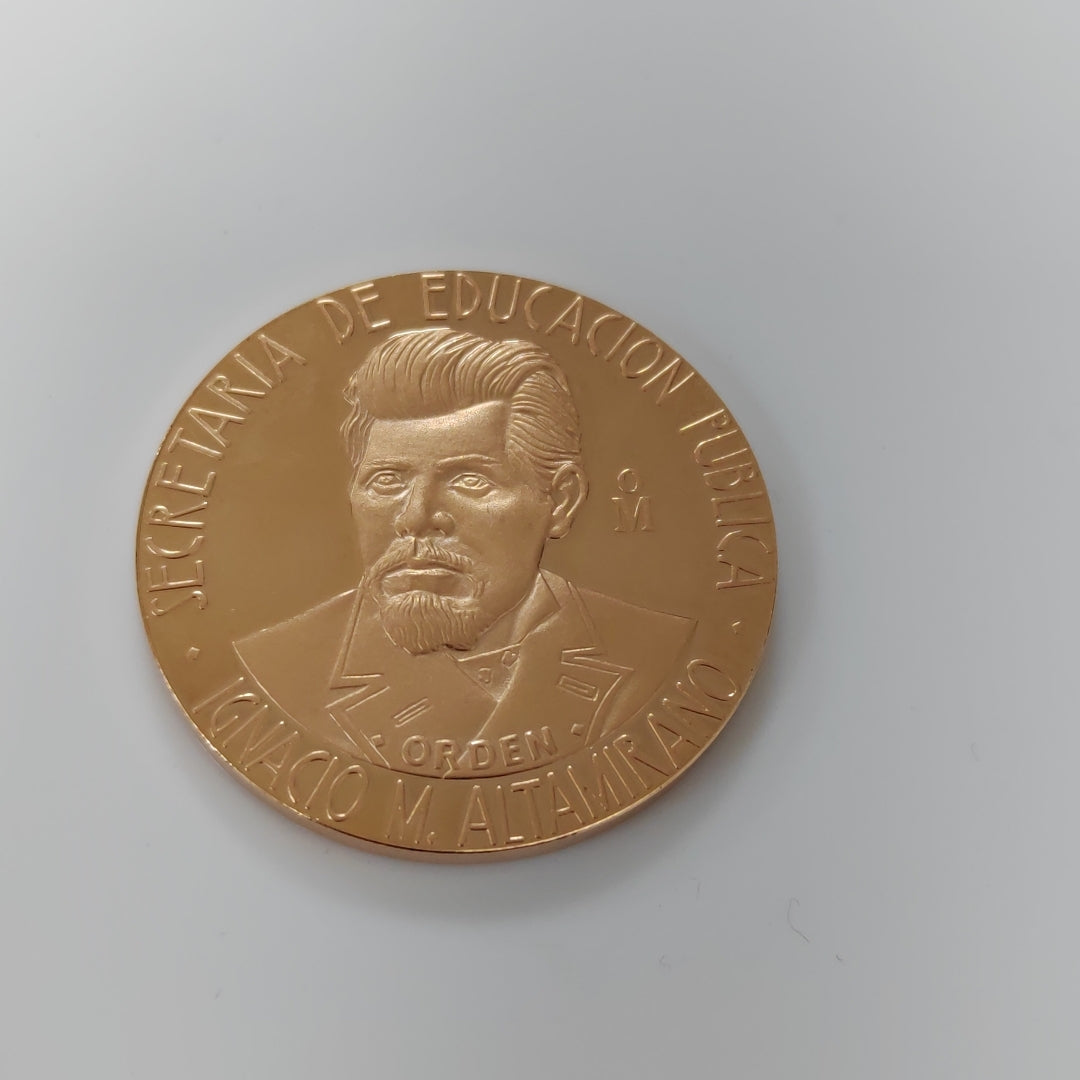 MEDALLA CONMEMORATIVA ORO 21 K 42,00 GRMS (SEMINUEVO)