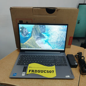 LAPTOP LENOVO IDEAPAD SLIM 3 15IAH8 (2024) 512 GB SSD 8 GB RAM