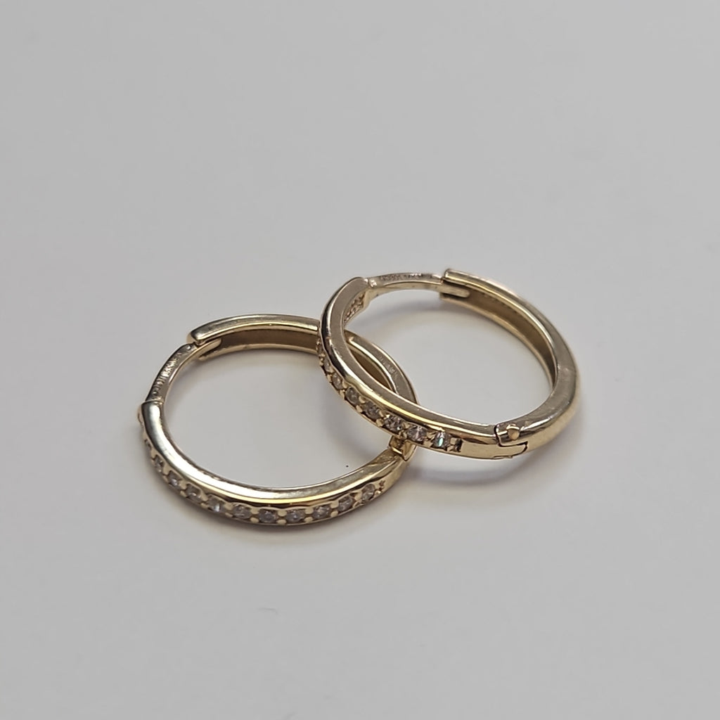 ARETES HUGGIES C CIRCONIA 14K 1.7 GR (NUEVO)