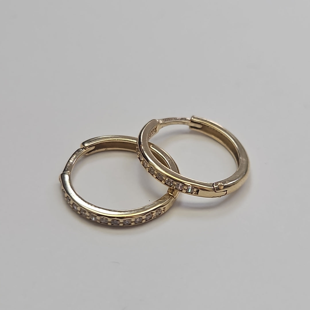 ARETES HUGGIES C CIRCONIA 14K 1.7 GR (NUEVO)