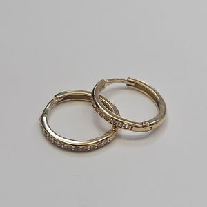 ARETES HUGGIES C CIRCONIA 14K 1.7 GR (NUEVO)