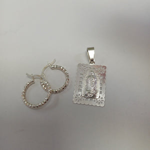 ARRACADAS PAR, DIJE PLATA 3 GRMS (SEMINUEVO)