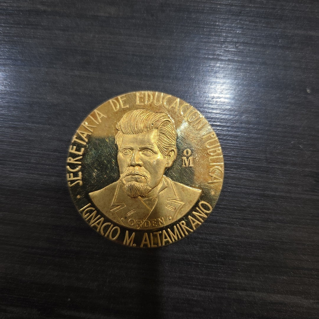 MEDALLA CONMEMORATIVA ORO 21 K 41.9 GRMS (SEMINUEVO)