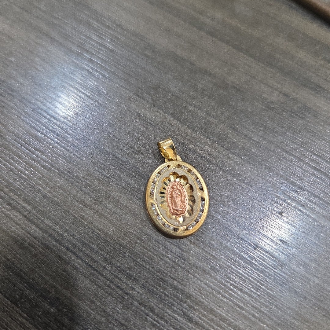 DIJE ORO 10 K 0.9 GRMS (SEMINUEVO)