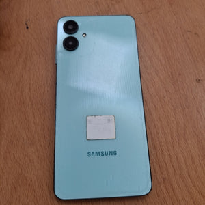 CELULAR SAMSUNG GALAXY A06 SM-A065M (2024) 64 GB 4 GB RAM (SEMINUEVO)