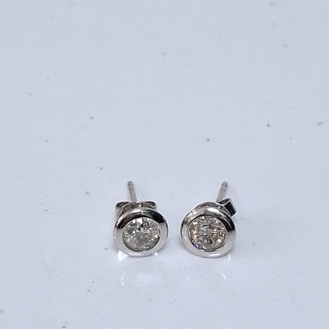 BROQUELES PAR ORO BLANCO 18 K 1,10 GRMS (SEMINUEVO)