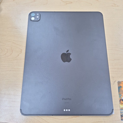 TABLETA APPLE IPAD PRO 13" A2926 (2024) 256 GB 8 GB RAM (SEMINUEVO)