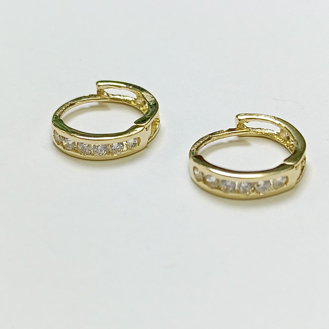 ARETES HUGGIES C CIRCONIA 14K 1.1 GR (NUEVO)