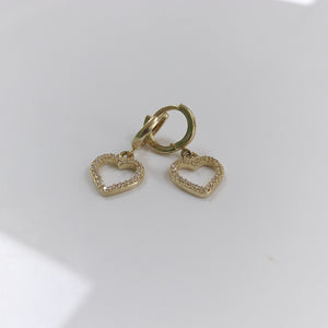 ARETES FIG CORAZON C CIRCONIAS 10K 2.6 GR (NUEVO)