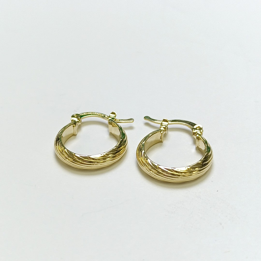 ARETES ARRACADA ASTRIADA 14K 1.6 GR (NUEVO)