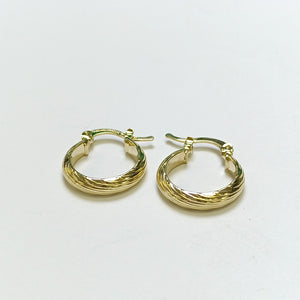 ARETES ARRACADA ASTRIADA 14K 1.6 GR (NUEVO)
