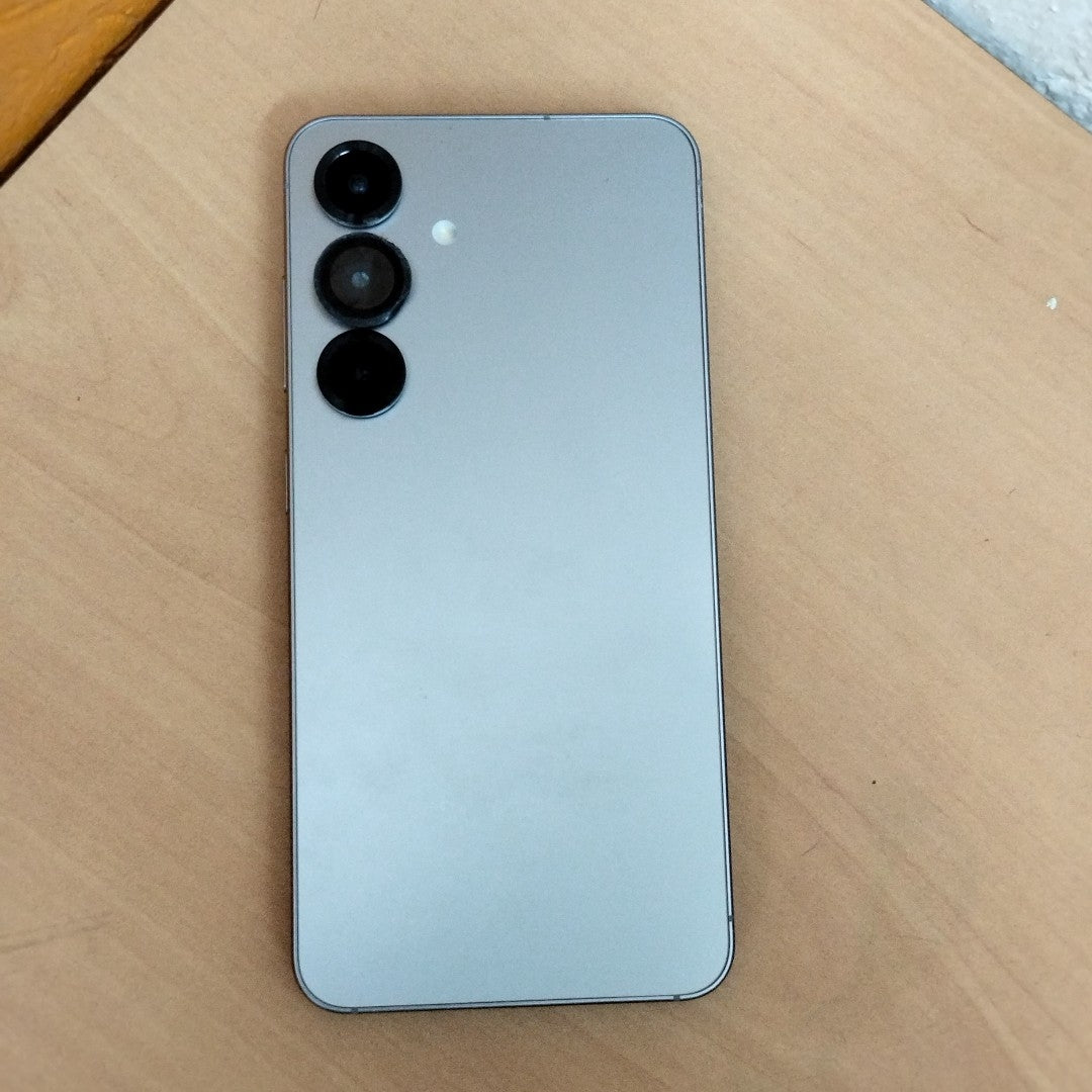 CELULAR SAMSUNG GALAXY S25 SM-S931B (2025) 256 GB 12 GB RAM (SEMINUEVO)