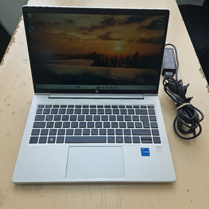 LAPTOP HP PROBOOK 440 G10 (2024) 512 GB SSD 16 GB RAM (SEMINUEVO)