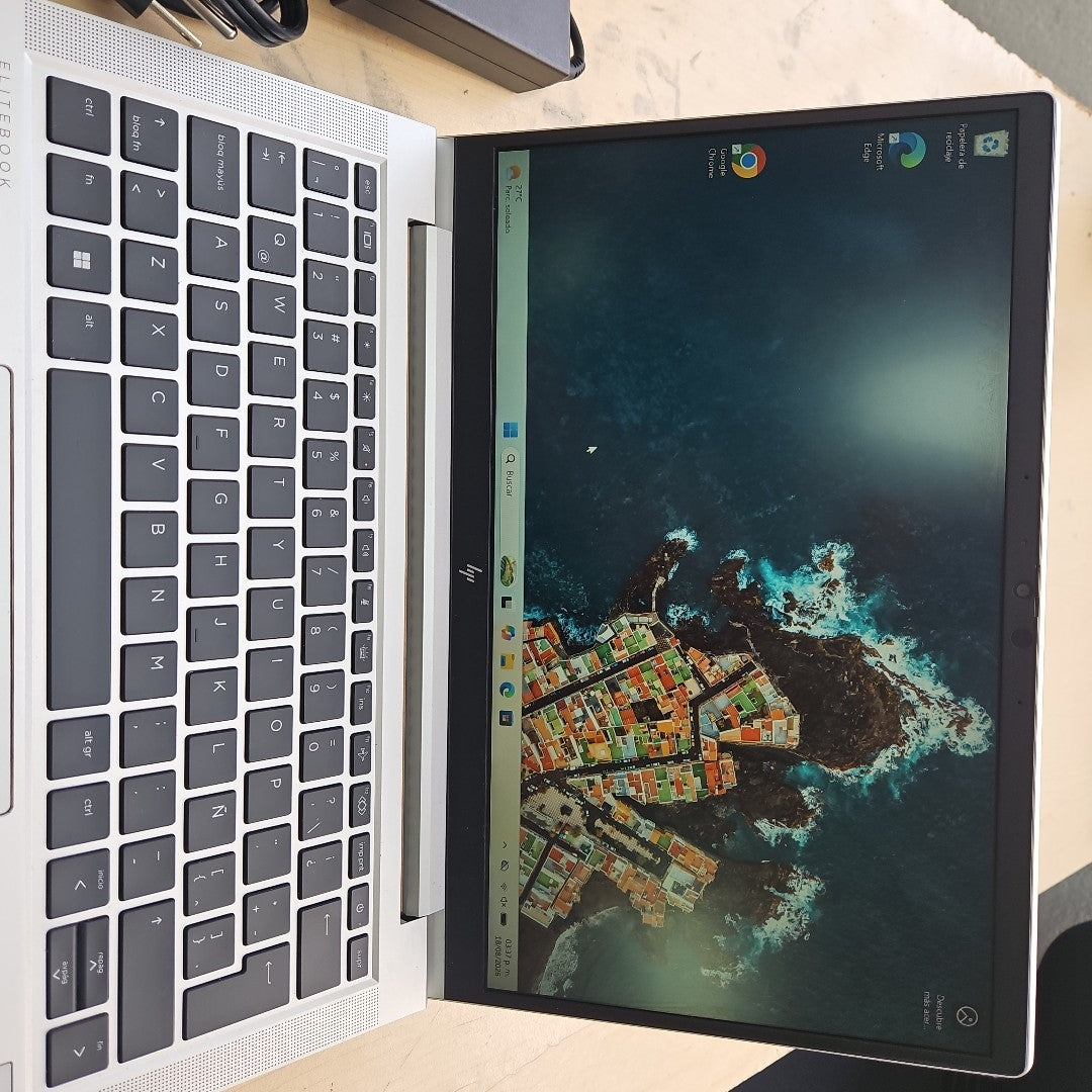 LAPTOP HP ELITEBOOK 630 G10 (2024) 512 GB SSD 32 GB RAM (SEMINUEVO)