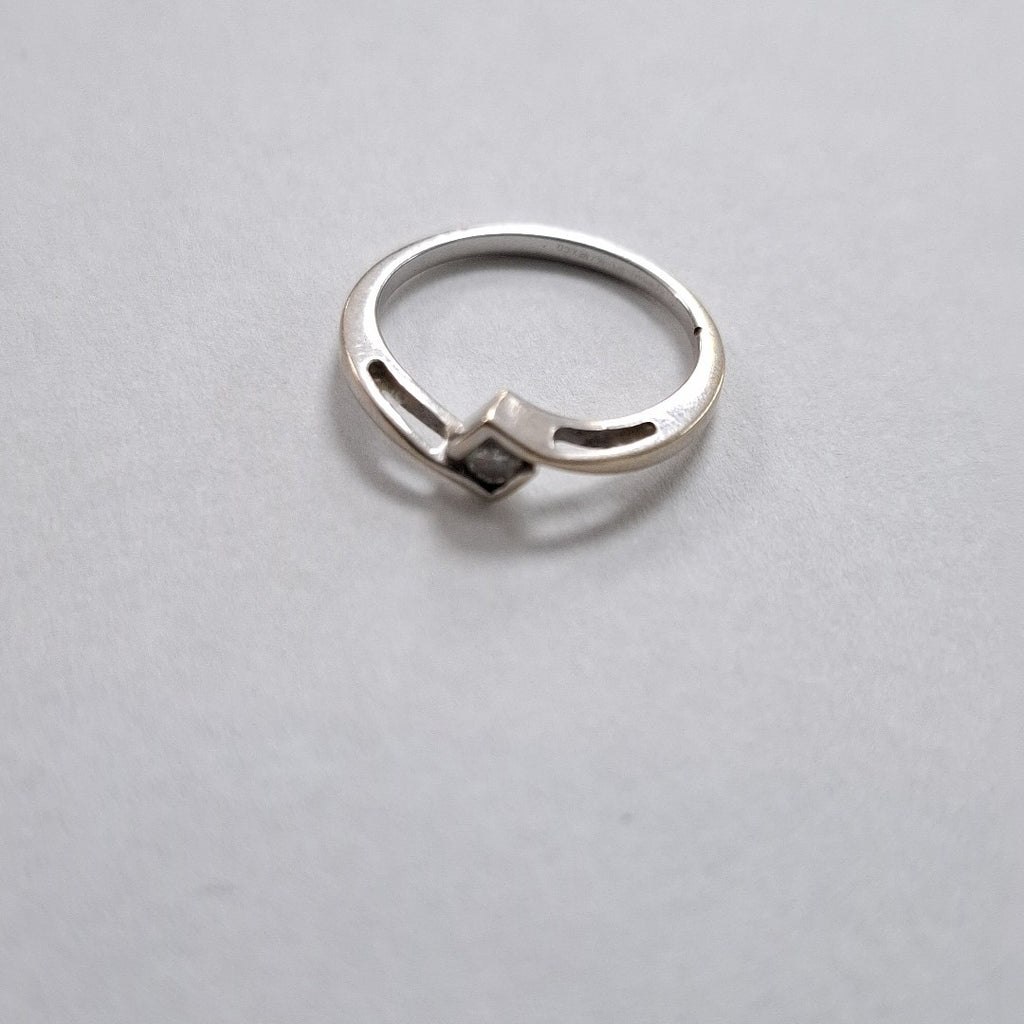 ANILLITO ORO, ORO BLANCO 14 K 2.2 GRMS (SEMINUEVO)