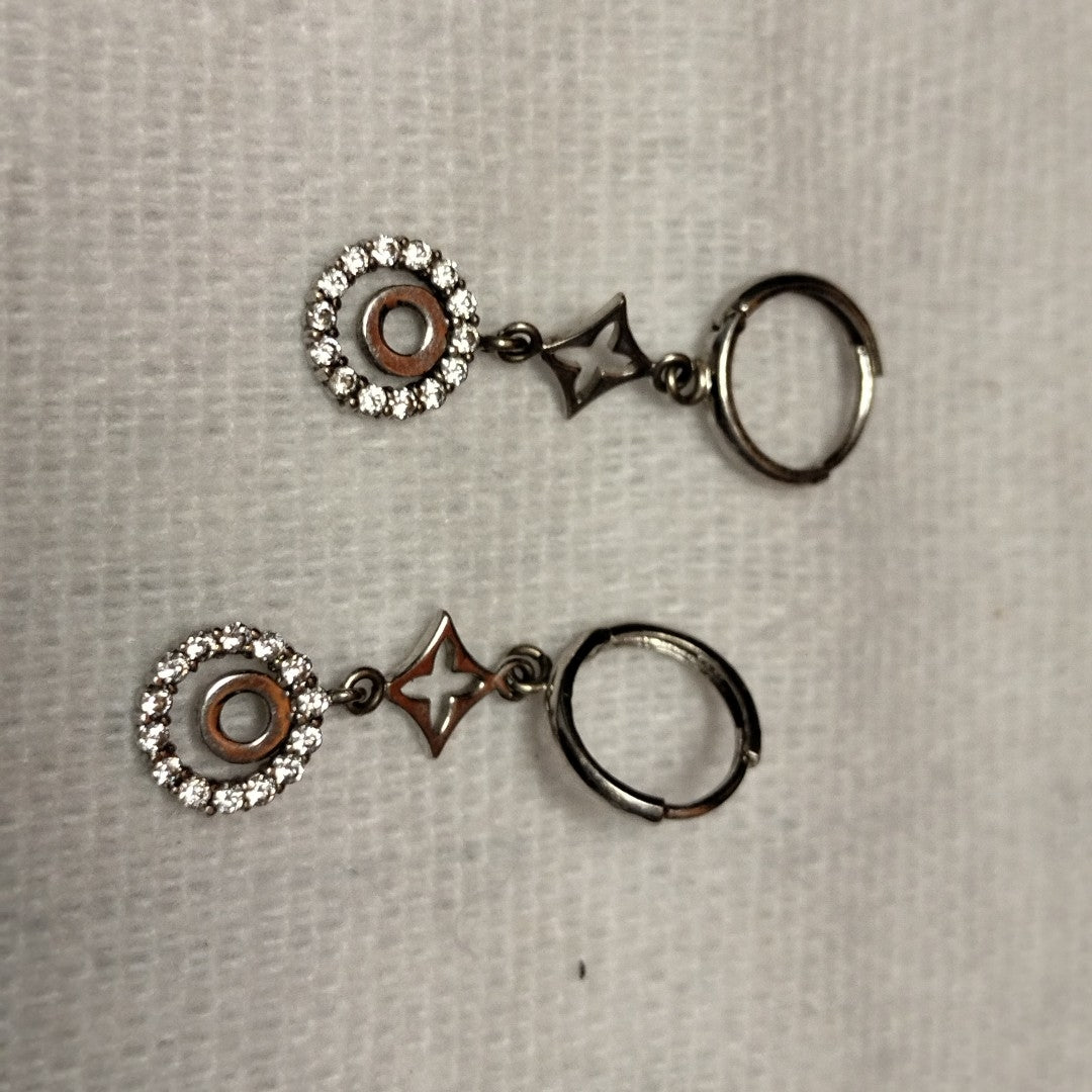 ARRACADAS PAR ORO, ORO BLANCO 14 K 2 GRMS (SEMINUEVO)