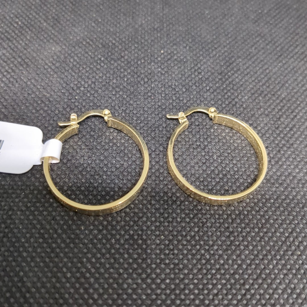ARETES ARRACADAS TROQUELADA 14K 2.6 GR (NUEVO)