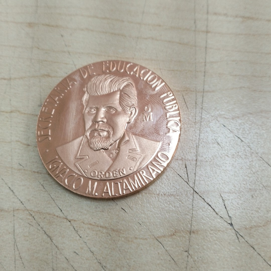 MEDALLA CONMEMORATIVA ORO 21 K 42,00 GRMS (SEMINUEVO)