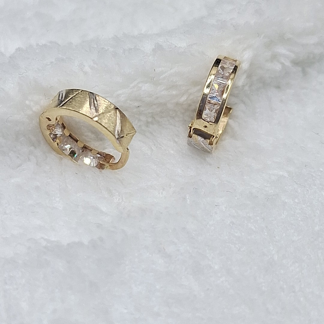 ARETES ARRACADAS C CIRCONIAS 10K 1.2 GR (NUEVO)