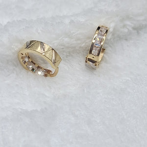 ARETES ARRACADAS C CIRCONIAS 10K 1.2 GR (NUEVO)