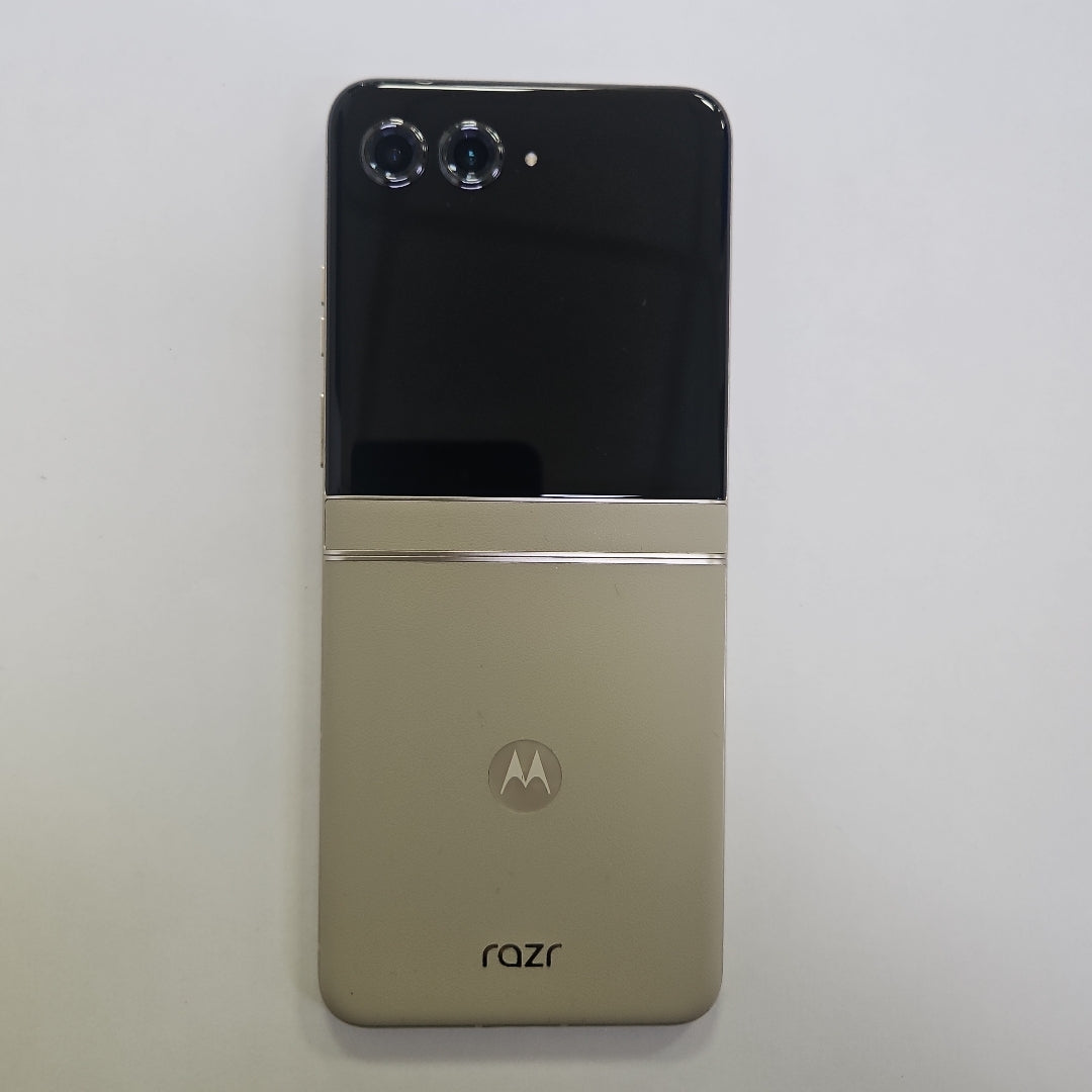CELULAR MOTOROLA RAZR 50 5G XT2453-1 512 GB 12 GB RAM (SEMINUEVO)