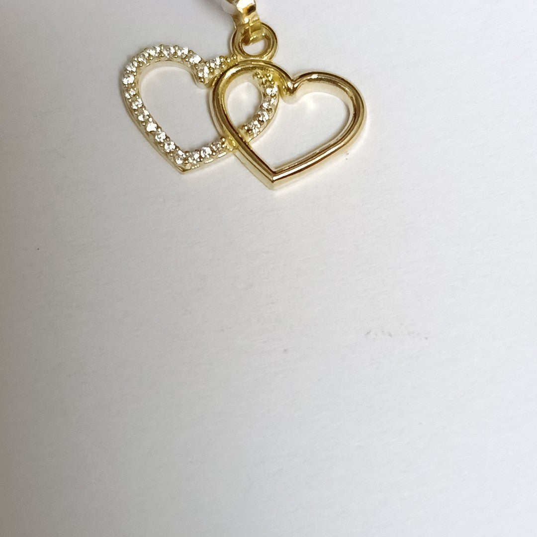 DIJE TEJIDO DOS CORAZONES CON CIRCONIAS 14K 1.4 GR (NUEVO)
