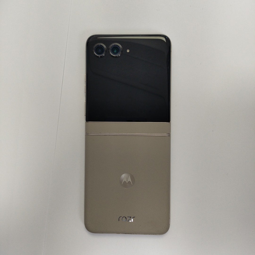 CELULAR MOTOROLA RAZR 50 5G XT2453-1 512 GB 12 GB RAM (SEMINUEVO)