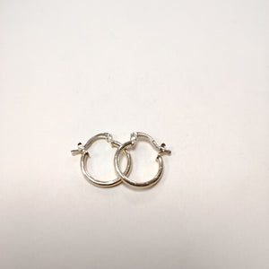 ARETES ARRACADAS ESTRIADAS 14K 1.4 GR (NUEVO)