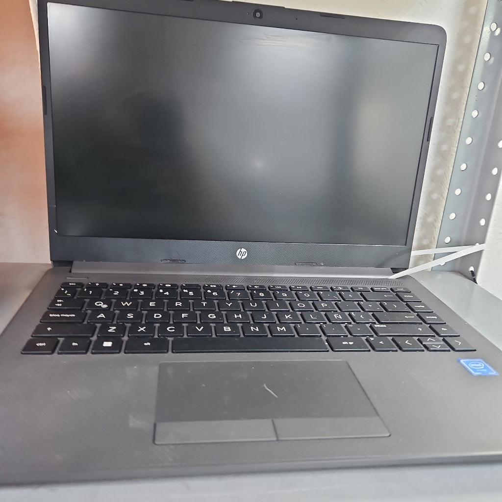 LAPTOP HP 240 G8 (2023) 512 GB SSD 8 GB RAM (SEMINUEVO)