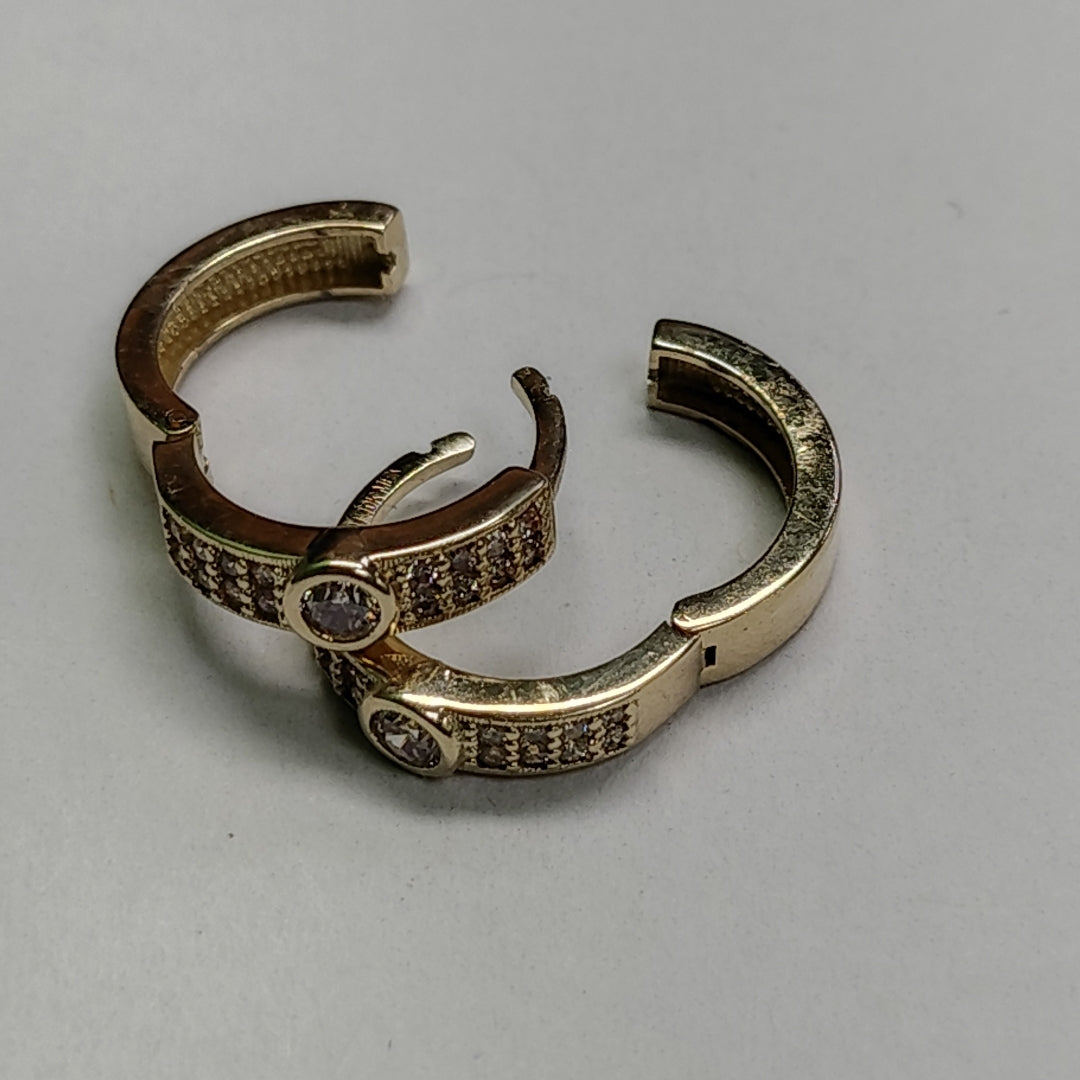ARETES ARRACADAS C CIRCONIAS 10K 2.7 GR (NUEVO)