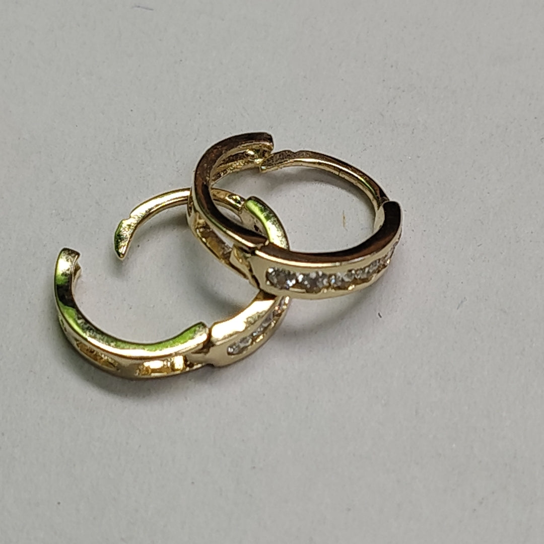 ARETES HUGGIES C CIRCONIA 14K 1.1 GR (NUEVO)